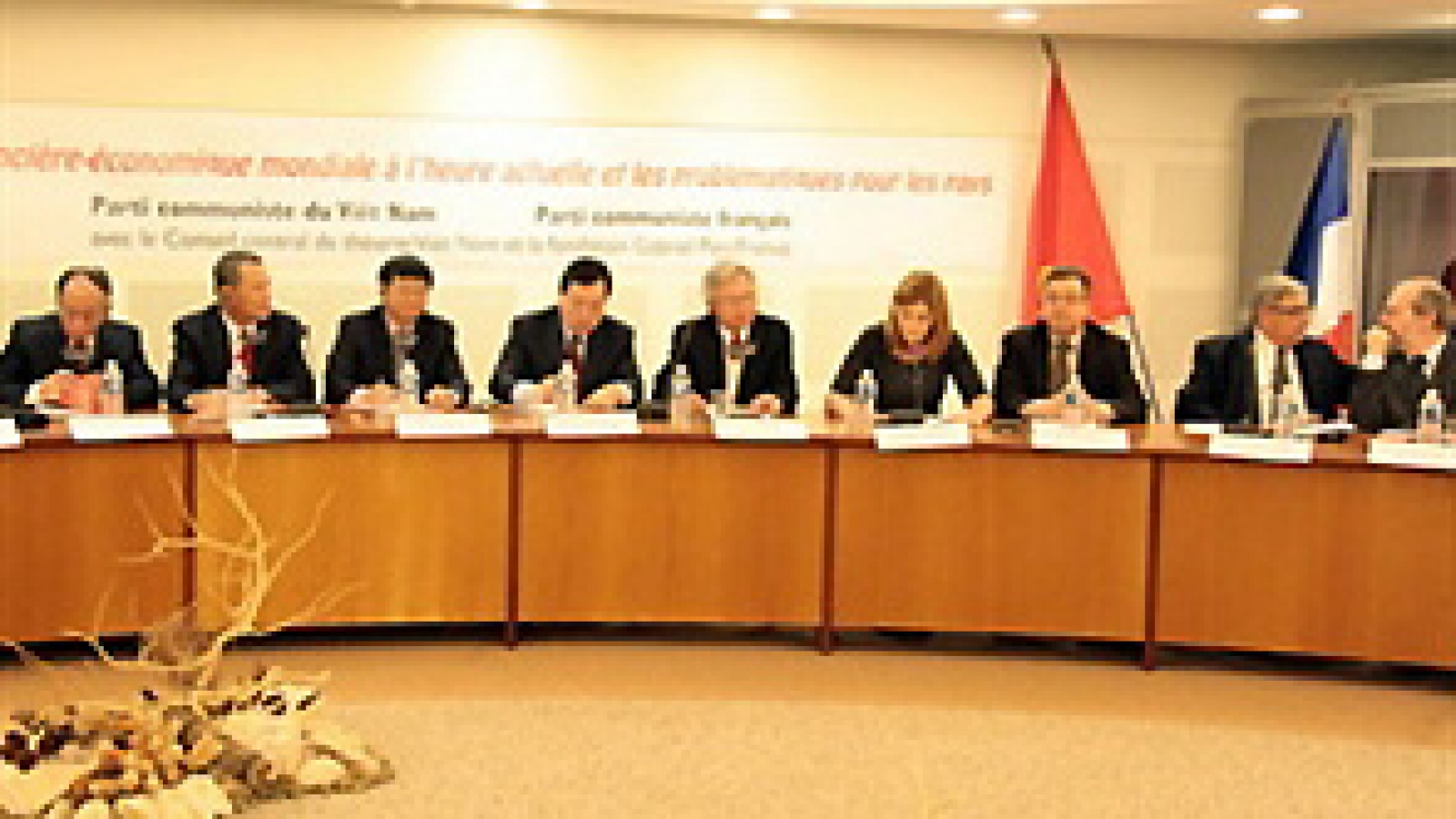 Vietnam, France businesses seek cooperation opportunities
