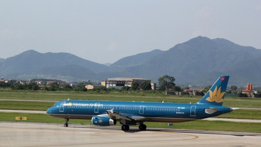 Vietnam aviation authority probes landing error at Hanoi airport