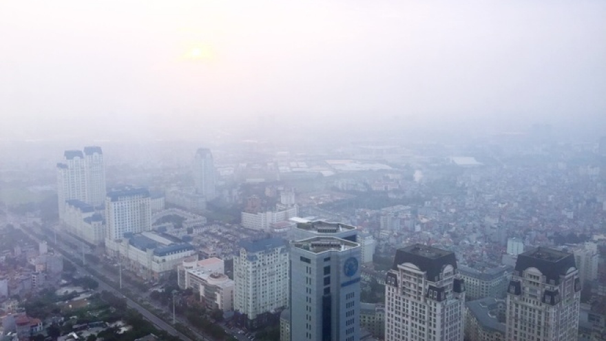 Choking smog makes Hanoi's pollution 'very unhealthy'