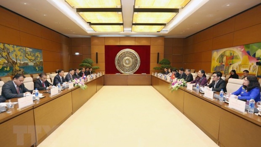 Vietnam-Laos legislative ties grow fruitfully: NA leader