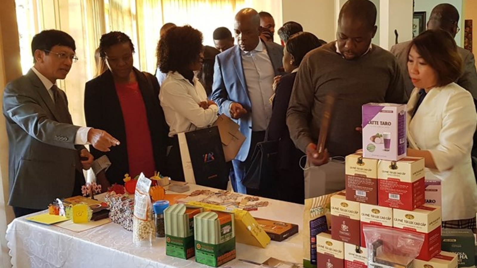 Vietnam, Mozambique seek to enhance trade, investment, tourism ties