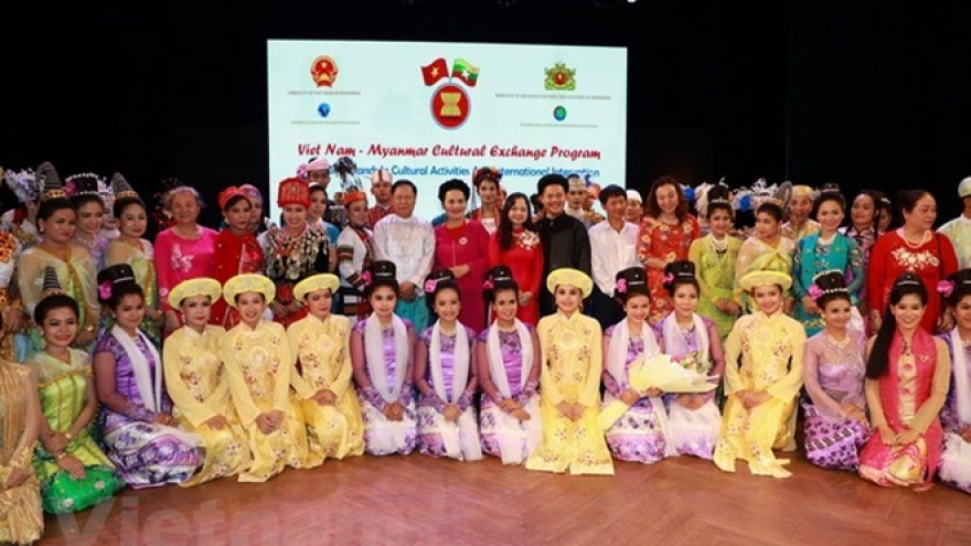 Exchange programme tightens Vietnam-Myanmar cultural links