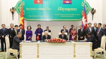 Vietnam Airlines, Cambodia’s Tourism Ministry ink cooperation deal