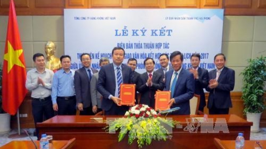 Haiphong, Vietnam Airlines ink tourism promotion deal