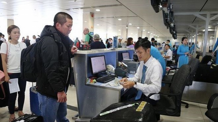 Heavy fines for passengers breaking food safety rules: Vietnam Airlines