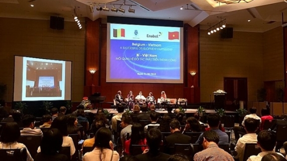 Vietnam, Belgium review four-decade cooperation