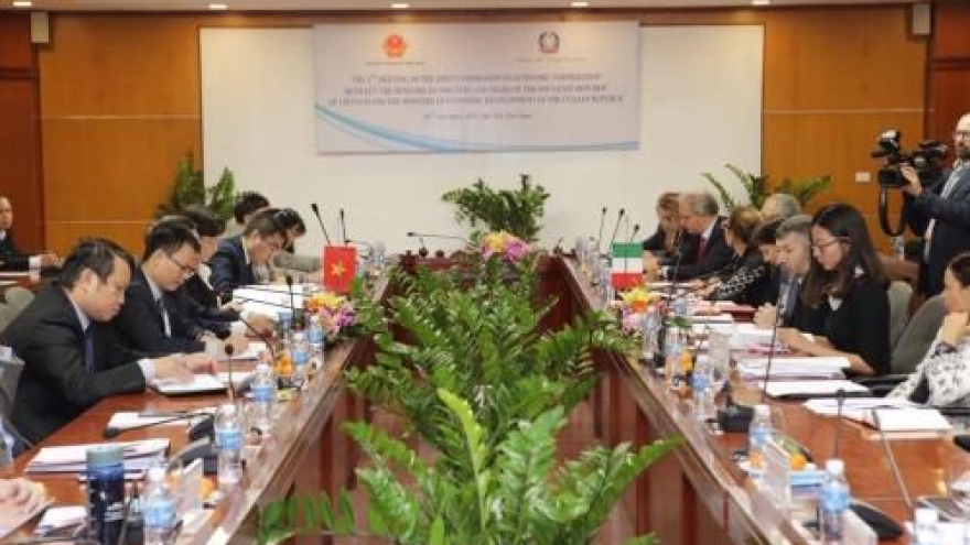 
        Vietnam, Italy forge economic cooperation
                              