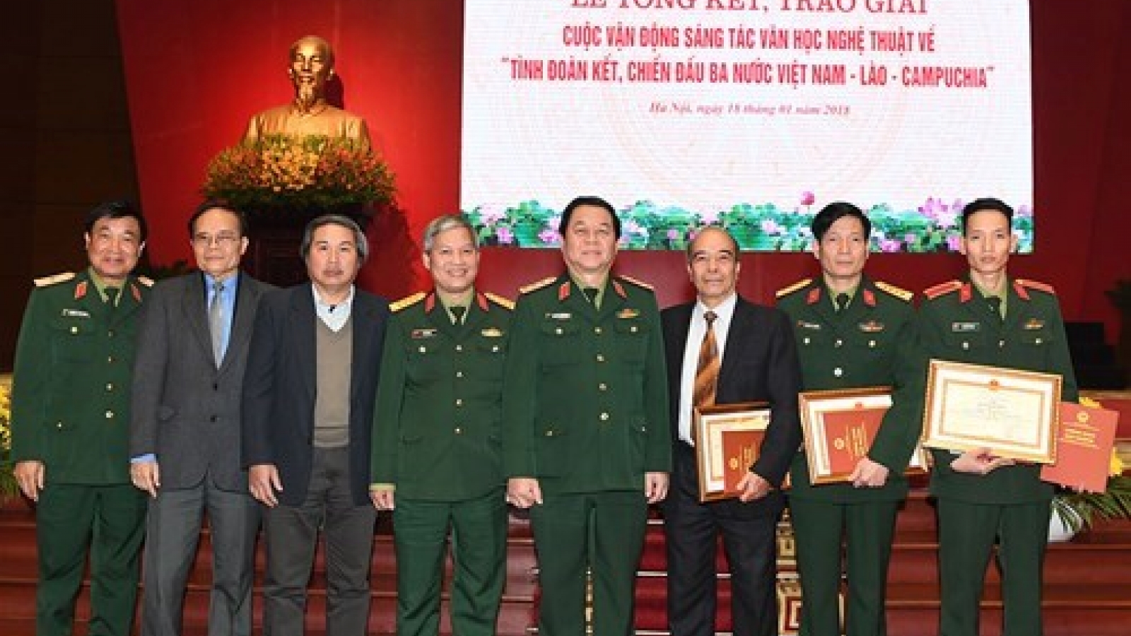 Literature, art works highlight Vietnam-Laos-Cambodia solidarity