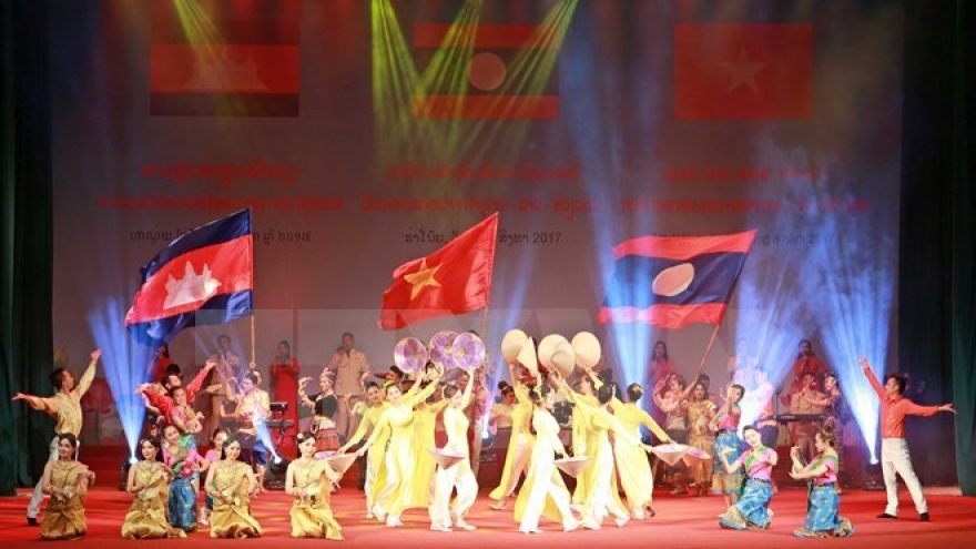 Art performance praises Vietnam-Laos-Cambodia friendship