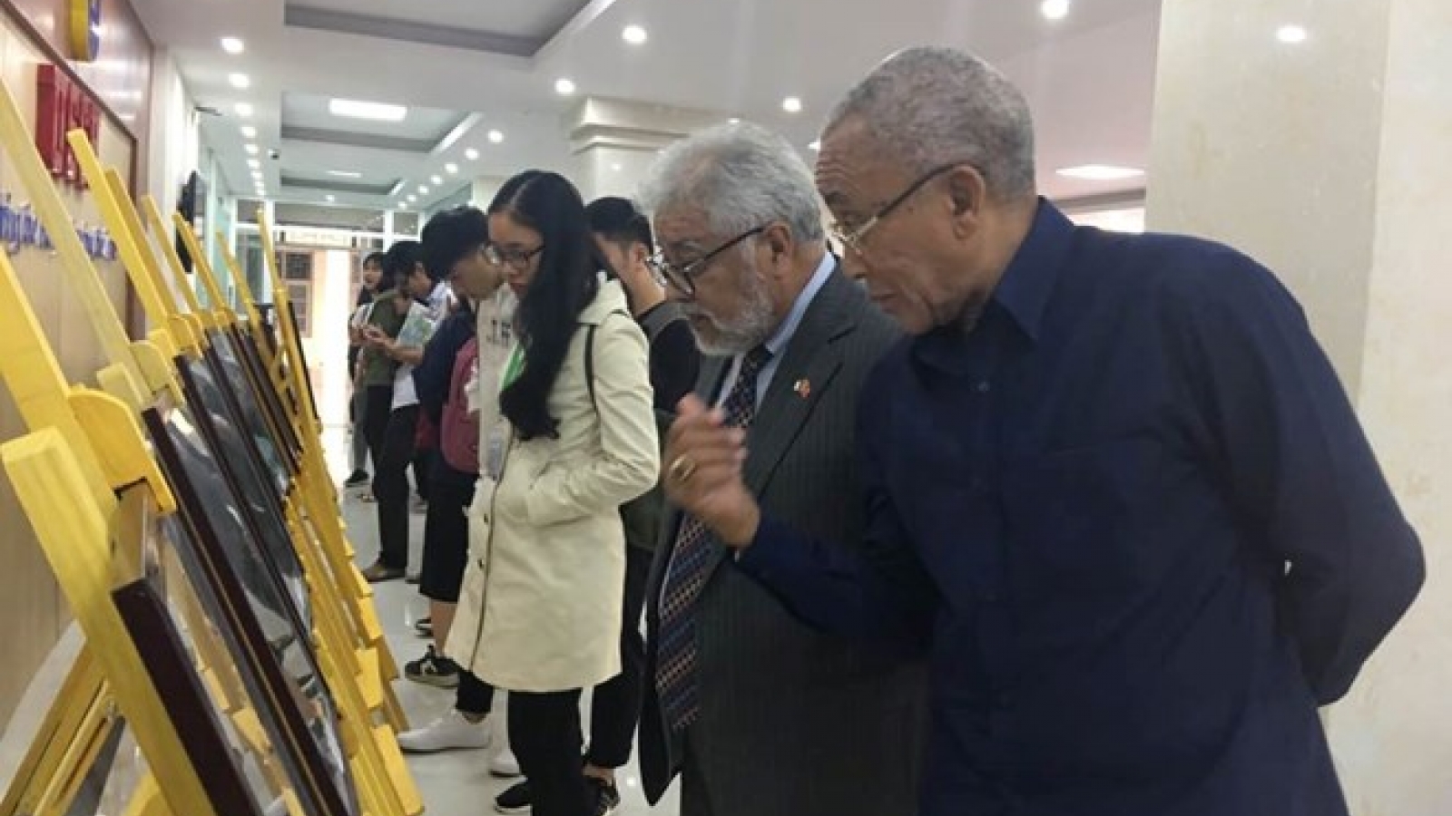 Photos highlight Vietnam-Algeria diplomatic ties