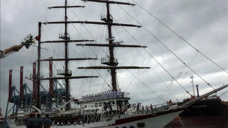 Vietnam People’s Navy sailing ship concludes Indonesia visit