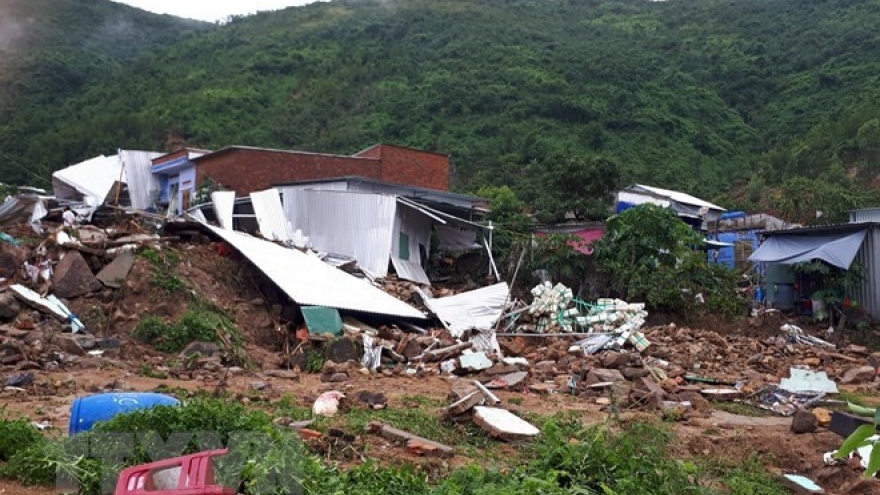 Vietnam Red Cross Society offers urgent aid to disaster-hit locals in Khanh Hoa