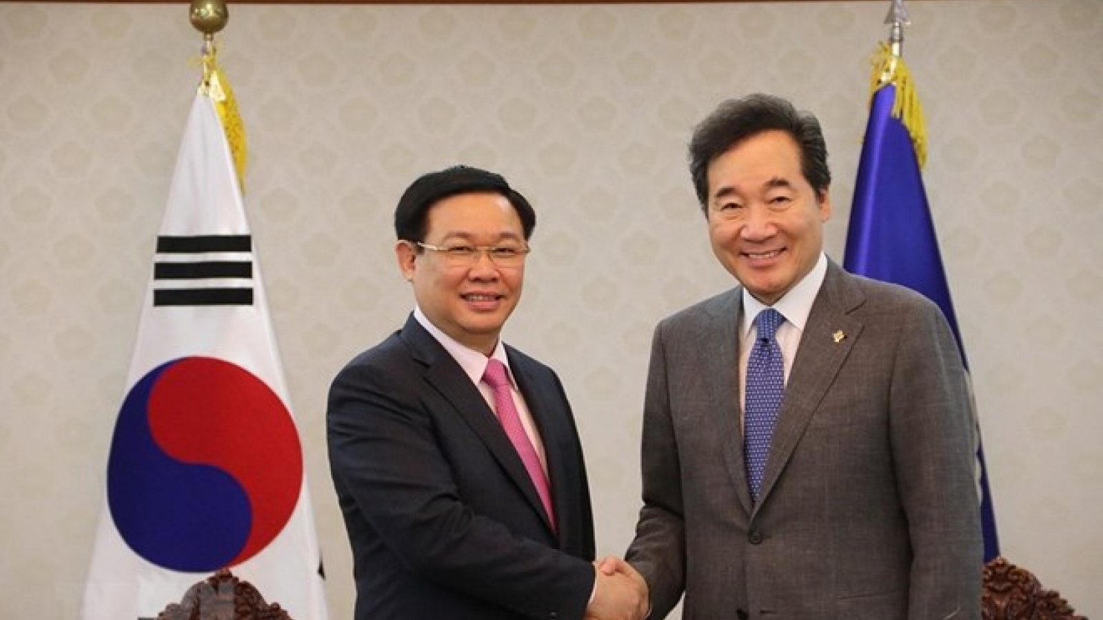 Vietnam, RoK agree to try for two-way trade of 100 bln USD by 2020