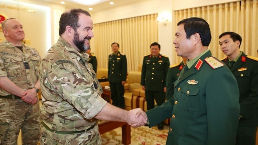 Vietnam, UK to reinforce ties in military medicine