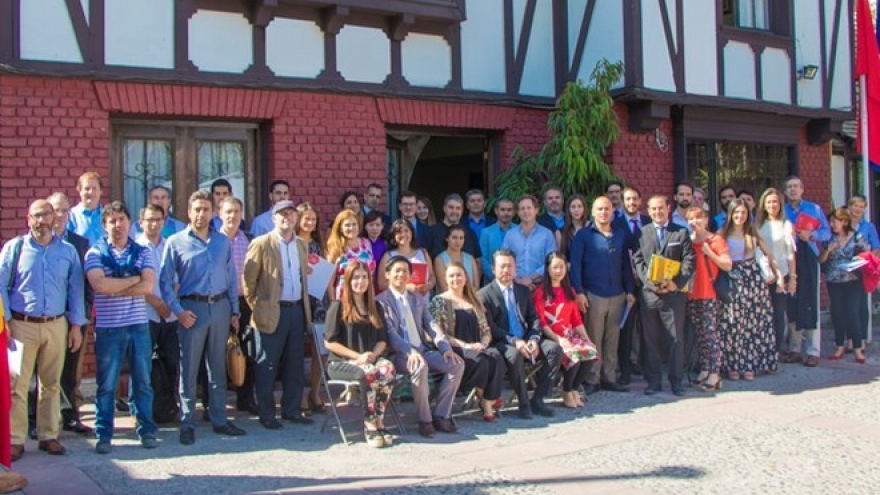 
        Vietnam promotes trade, tourism in Chile
                              