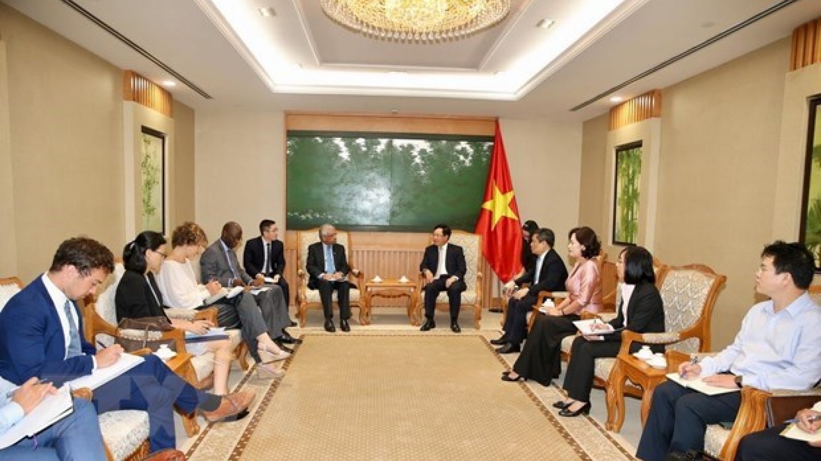Vietnam hopes for further support in access to ODA: Deputy PM