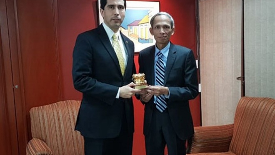 Vietnam promotes cooperation with Paraguay