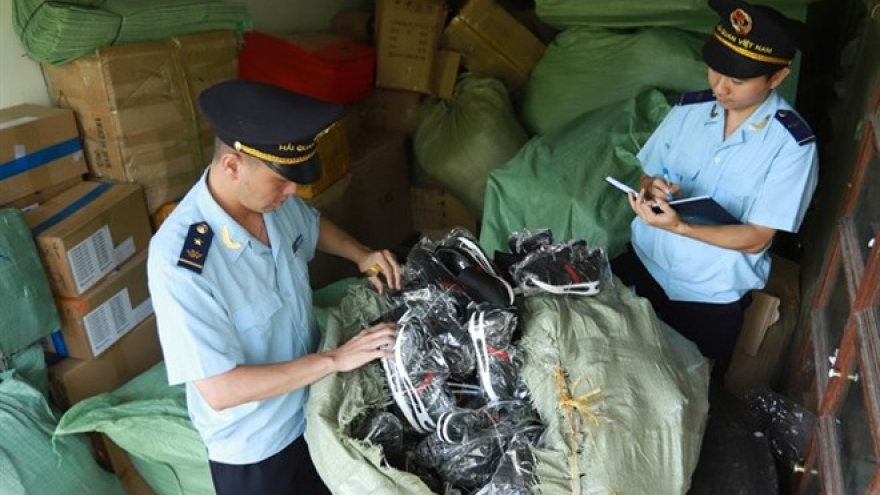 
        Vietnam to get customs bond system
                              