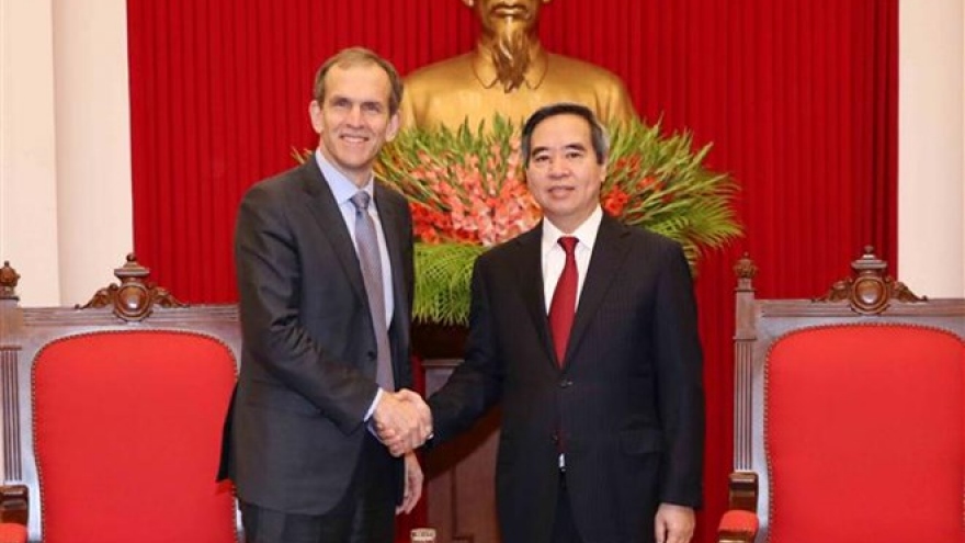 Vietnam vows best conditions for Google: official