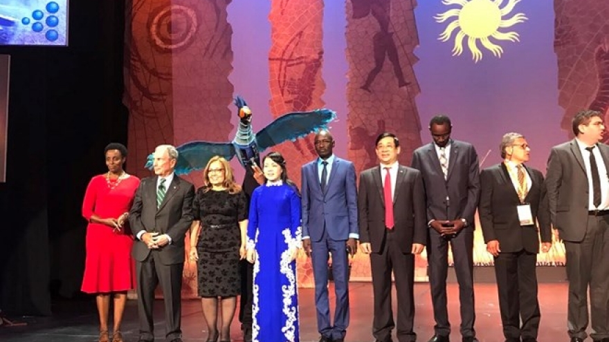 Vietnam wins int’l award on tobacco control