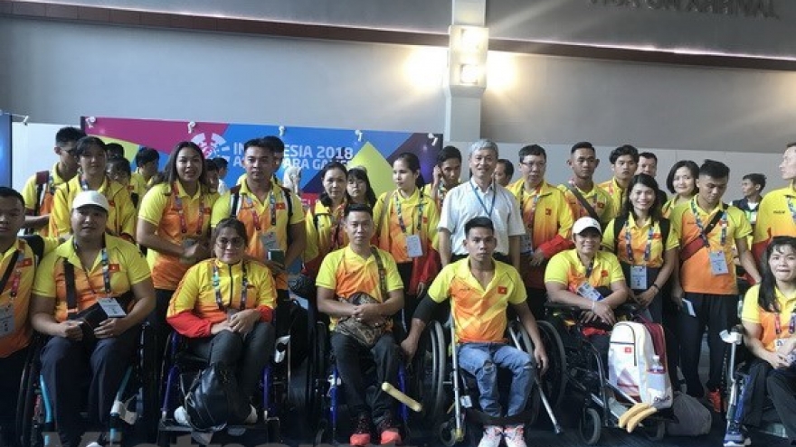 Vietnamese athletes arrive in Indonesia for Asian Para Games