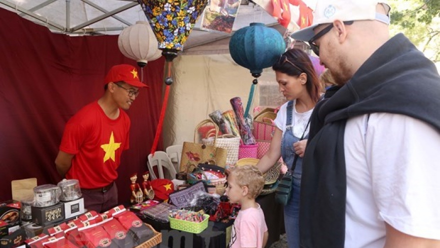 Vietnamese culture introduced at ASEAN Bazaar in Argentina