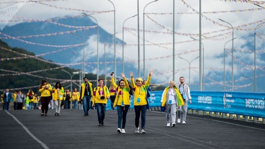 Vietnam’s youths active in Sochi