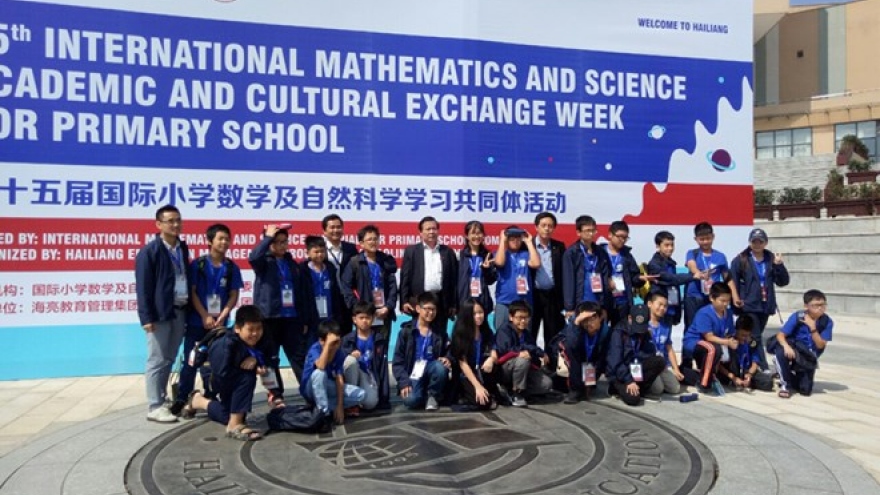 Vietnamese students shine at int’l maths, science competition