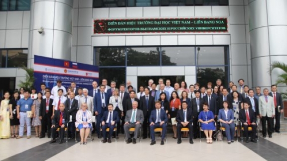First Vietnam – Russia rectors’ forum underway in Hanoi