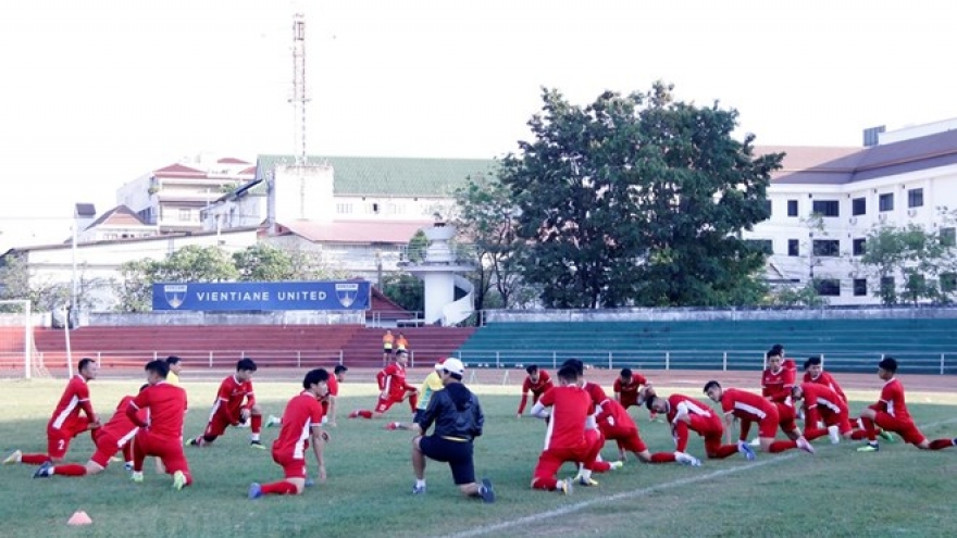Vietnam’s national football team trains for AFF Cup in Laos