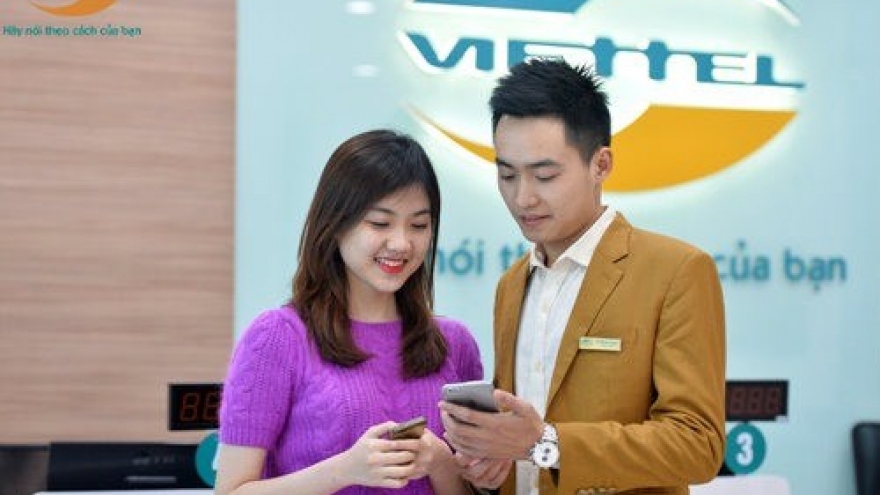 Viettel gives users free SIM before 4G launch