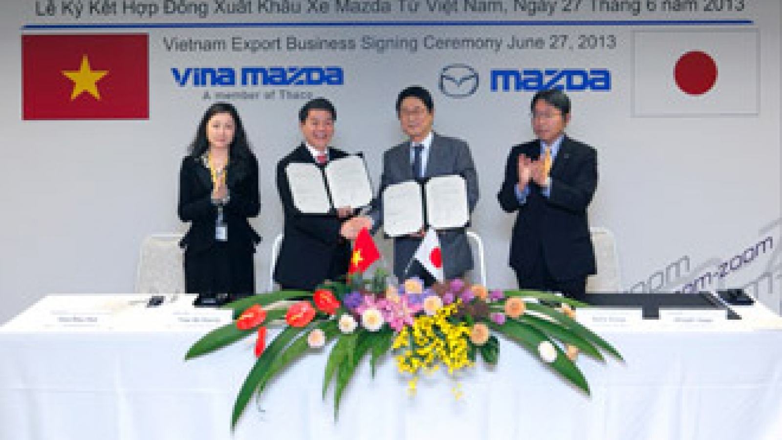Vietnam Mazda exports cars to Laos
