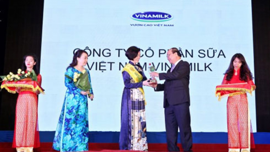 Vietnam Golden Food Brand awards applaud Vinamilk