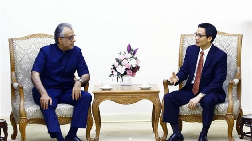 Deputy PM Vu Duc Dam receives AFC President