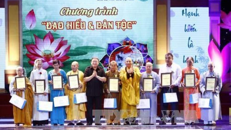 Hanoi: Vu Lan event pays tribute to ancestors, fallen soldiers