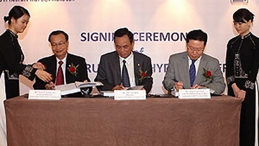 WB, Vietnam sign four cooperation projects