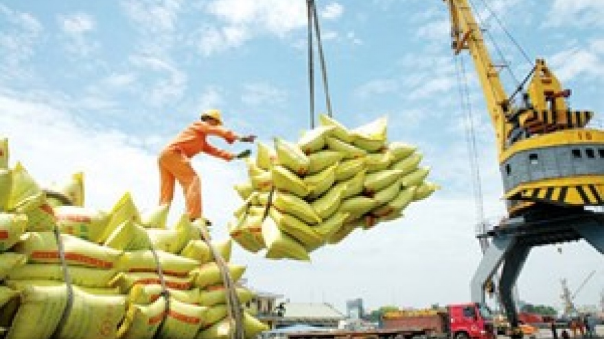 
        WB forecasts Vietnam's GDP growth at 6.7% this year
                              