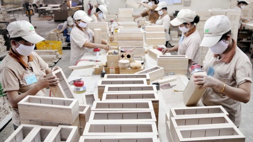 Wooden furniture exporters expect bright prospects in 2019