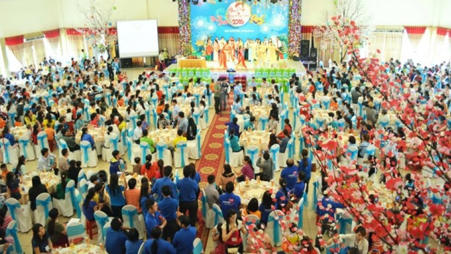 Workers nationwide get free Tet treats