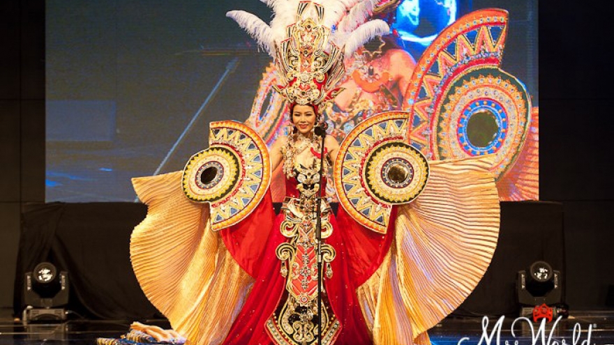 Xuan Thuy among top five Mrs World