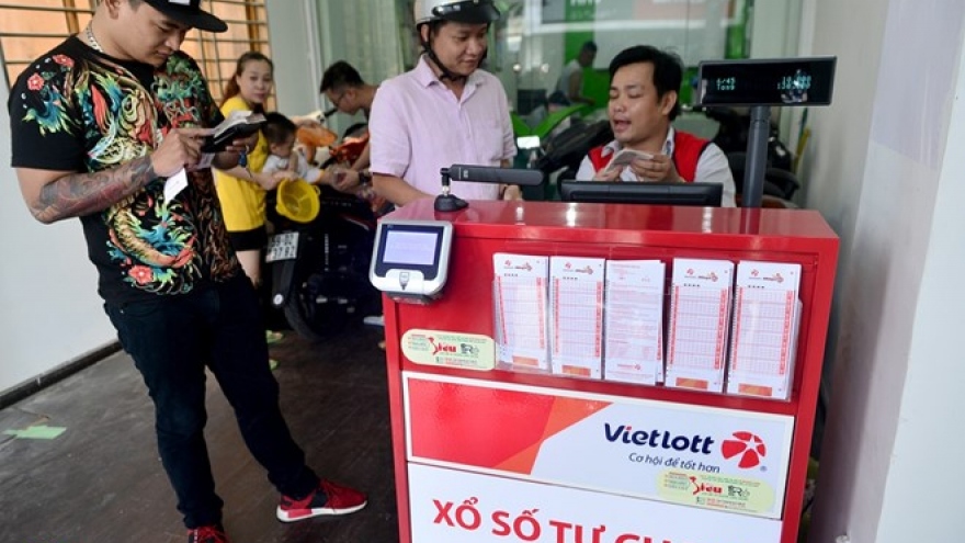 Vietnamese ticketholders win US$7 million lottery jackpot