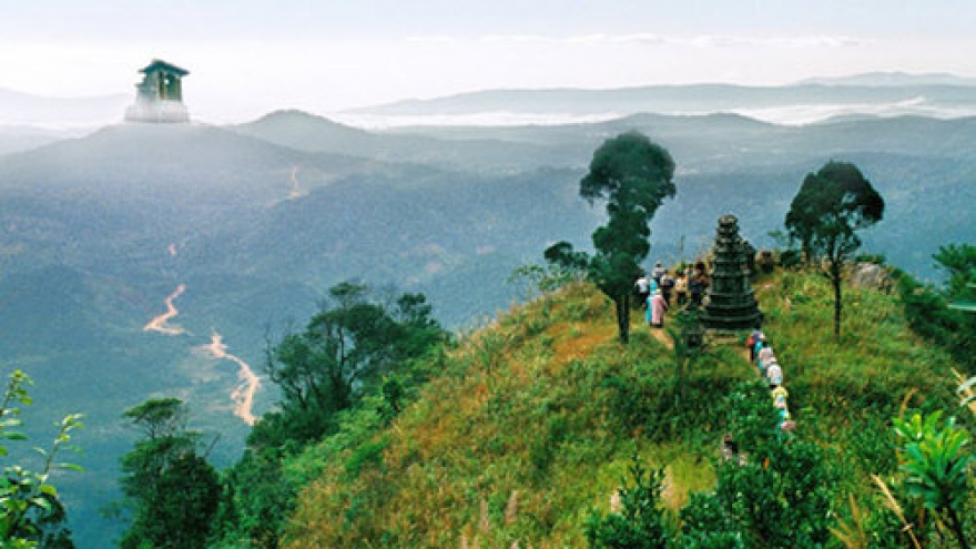 Quang Ninh to tap heritage sites for development