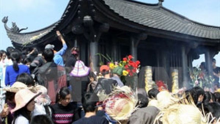 Yen Tu festival starts, visitors enjoy bird's eye views
