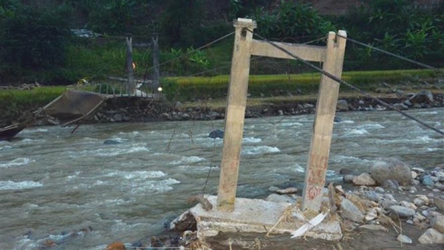 Yen Bai mobilises over 4,000 rescuers to search missing people