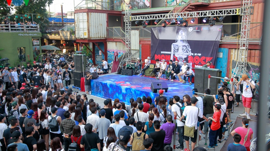 Monsta Rock battle dance in Hanoi