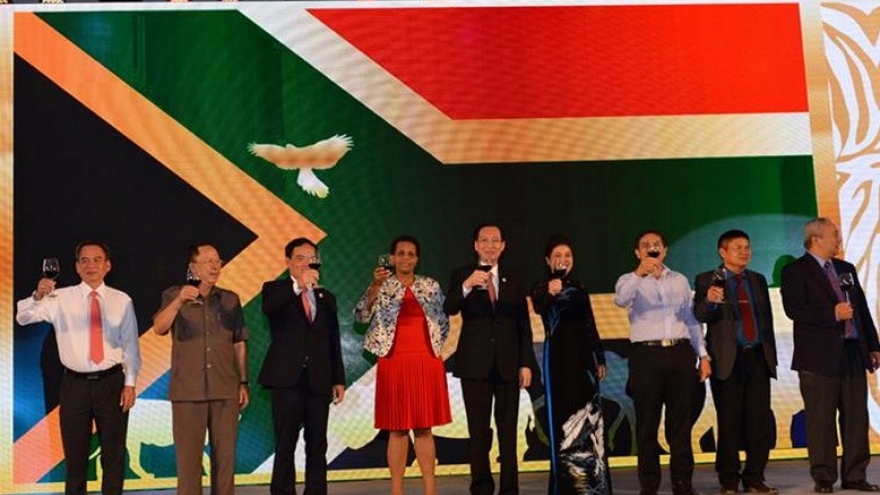 South Africa consulate donates houses to celebrate Freedom Day