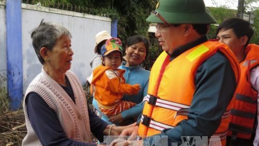 Deputy PM inspects flood-hit areas in Binh Dinh, Quang Ngai