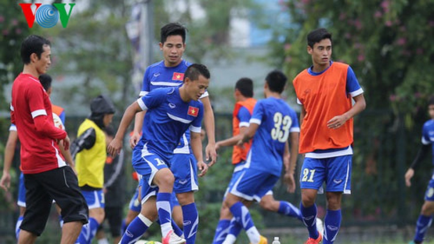 National football team gets grand welcome at home