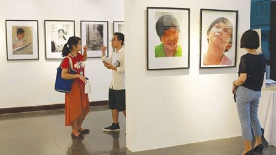 Inside the Light: blind life in photos