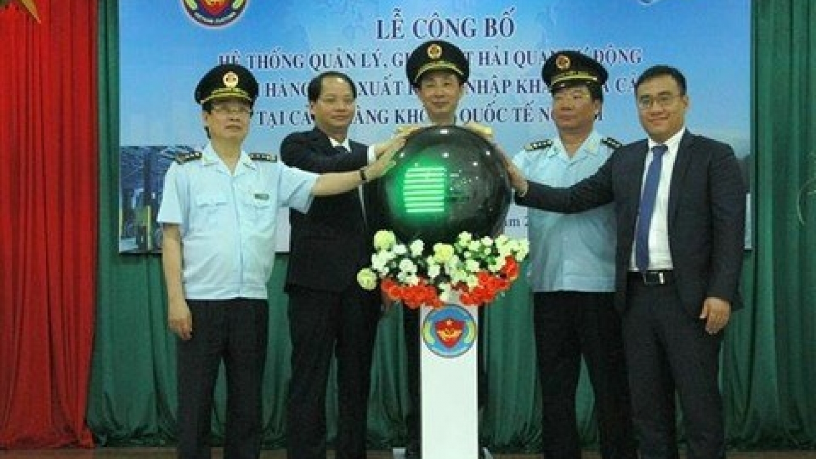 Automated customs system launched at Noi Bai airport